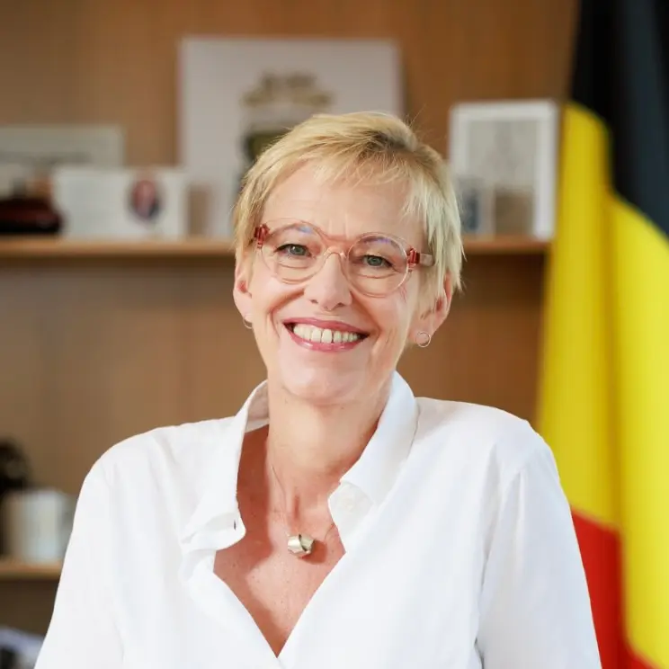 Photo de Karine Lalieux, Secrétaire d’État bruxelloise.