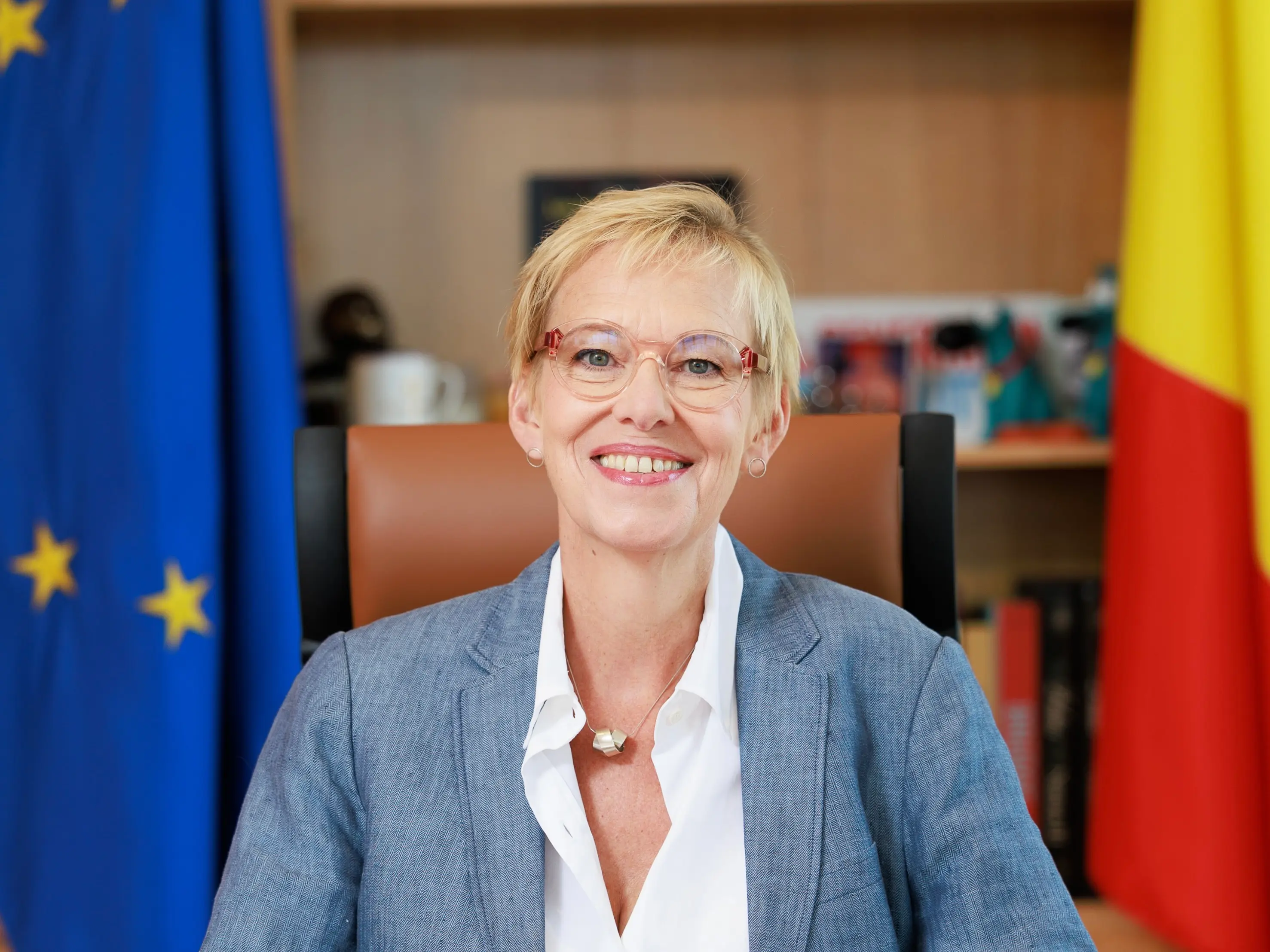 Photo de la Secrétaire d'État Karine Lalieux